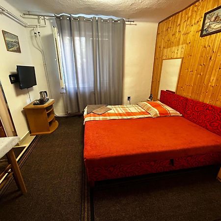 Penzion Rozalia Hotel Košice Buitenkant foto