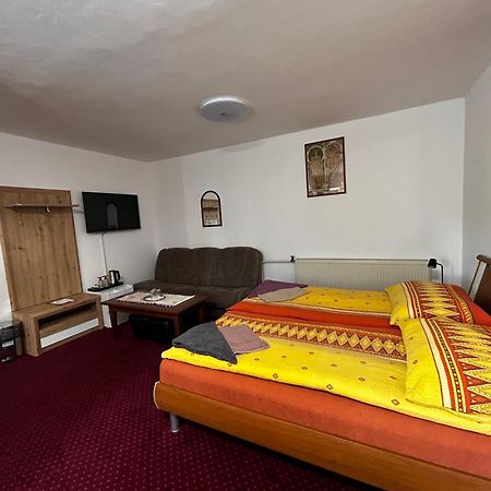 Penzion Rozalia Hotel Košice Buitenkant foto