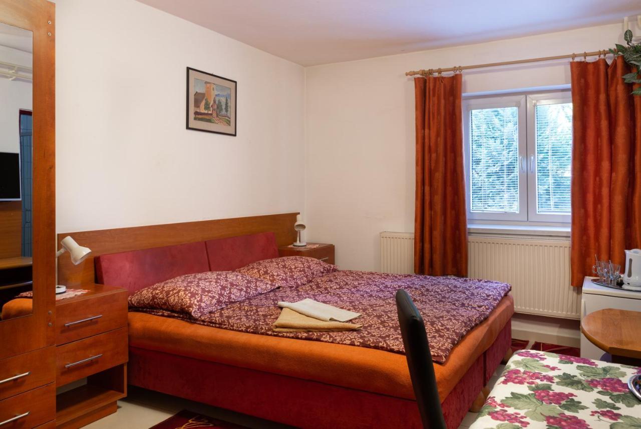 Penzion Rozalia Hotel Košice Buitenkant foto