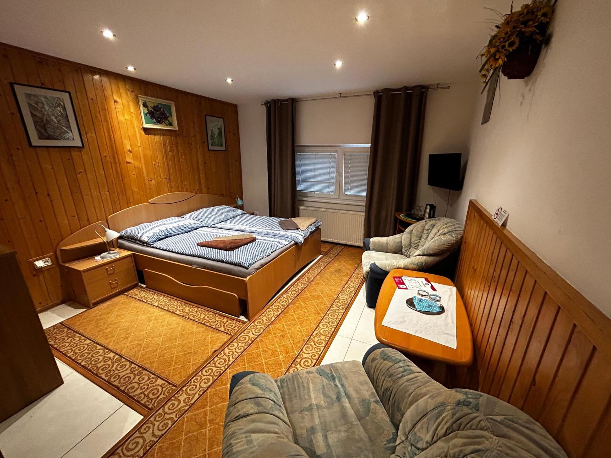 Penzion Rozalia Hotel Košice Buitenkant foto