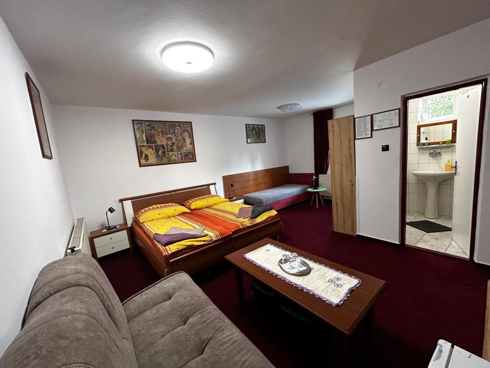 Penzion Rozalia Hotel Košice Buitenkant foto