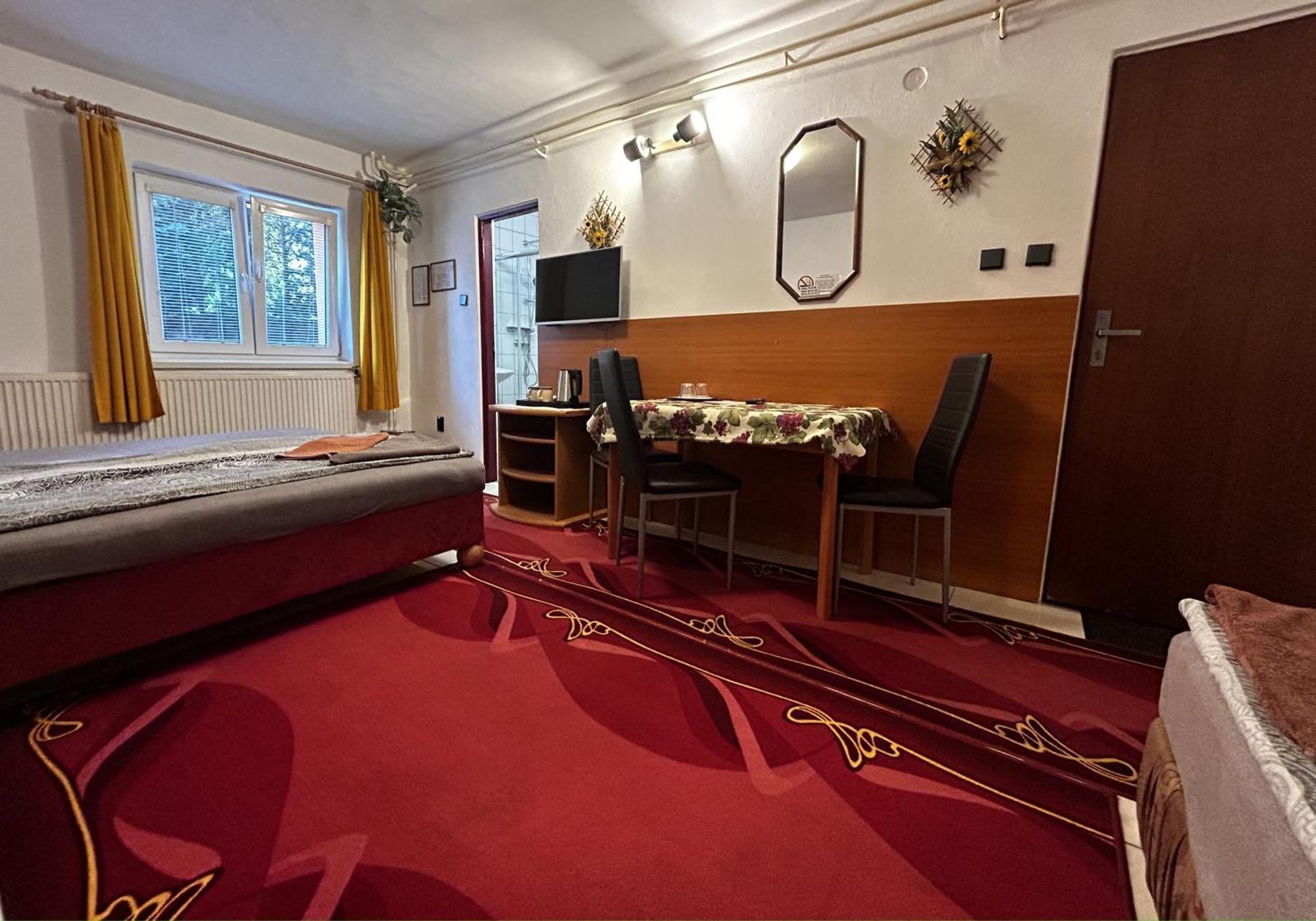 Penzion Rozalia Hotel Košice Buitenkant foto